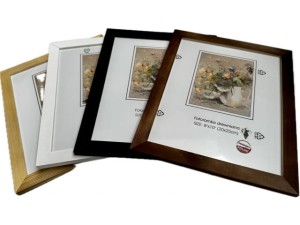 Ramka na zdjęcia w drewnianej oprawie 20x25